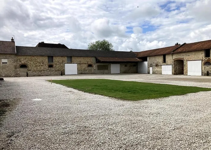 Saint Marc, Corps De Ferme Champenois